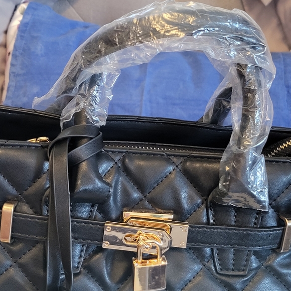 Badgley Mischka Handbags - Badgley mischka